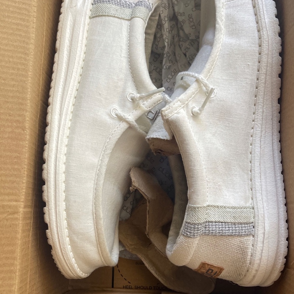 Hey dude Men Shoes size 7 (used once)